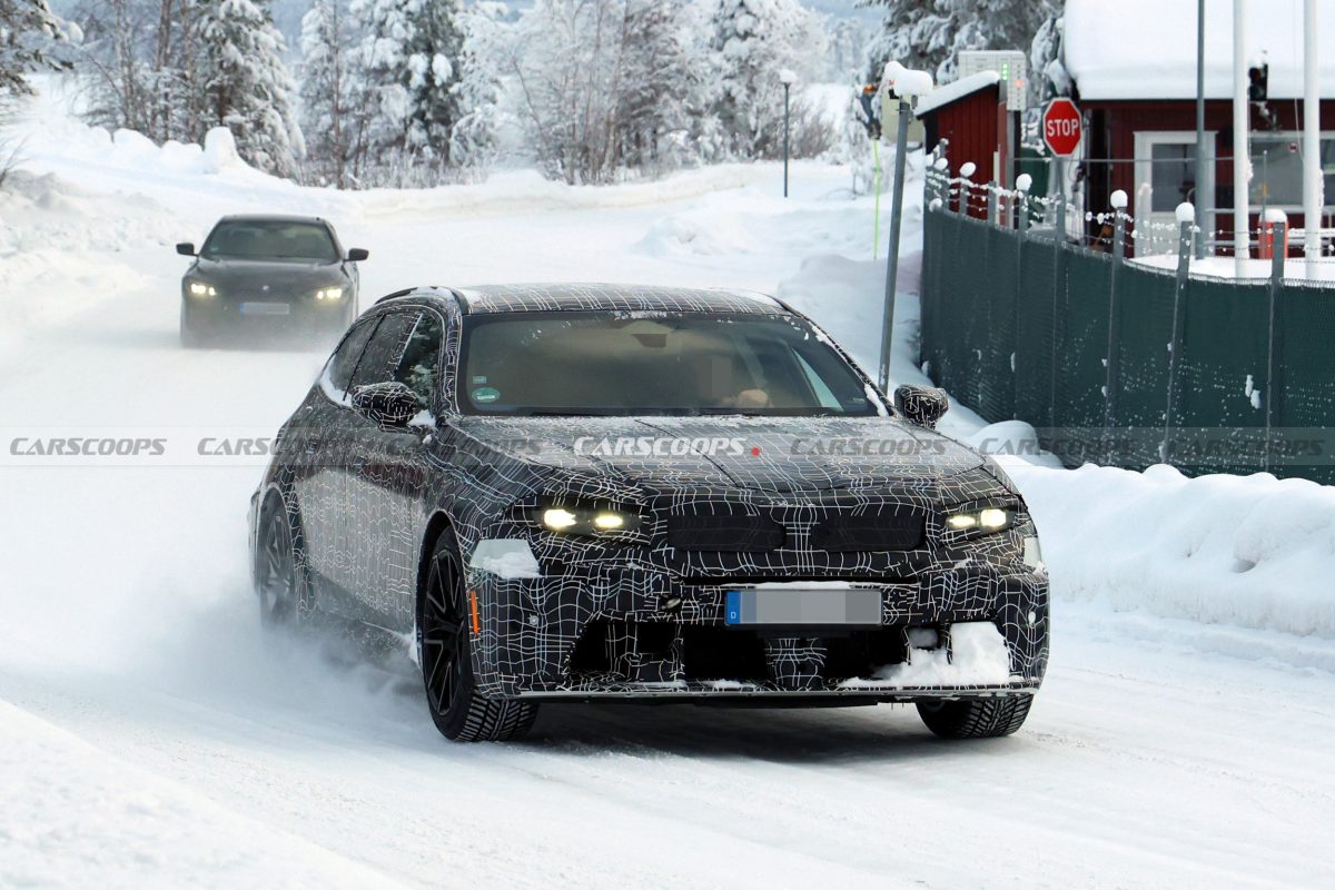 Оновлений універсал BMW M5 Touring помітили на тестах: дизайн Neue Klasse та зміни в двигуні - фото 2