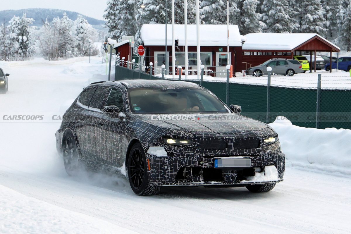 Оновлений універсал BMW M5 Touring помітили на тестах: дизайн Neue Klasse та зміни в двигуні - фото 4