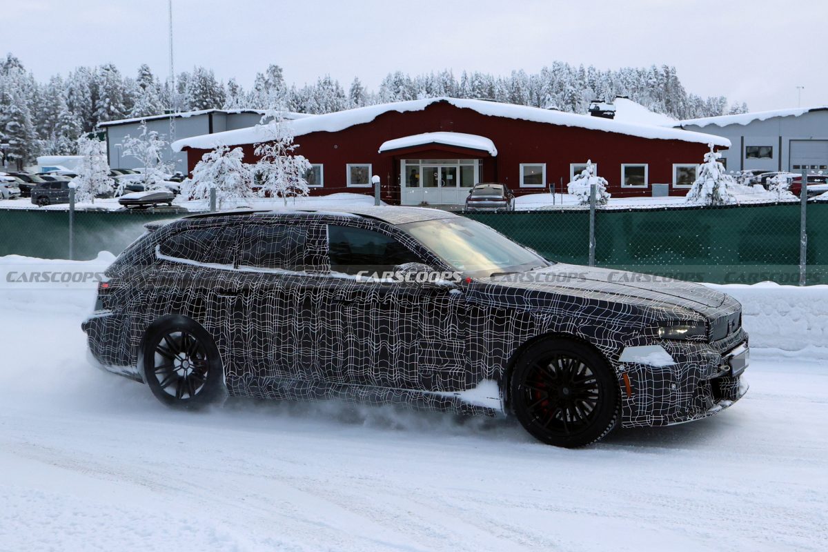 Оновлений універсал BMW M5 Touring помітили на тестах: дизайн Neue Klasse та зміни в двигуні - фото 8