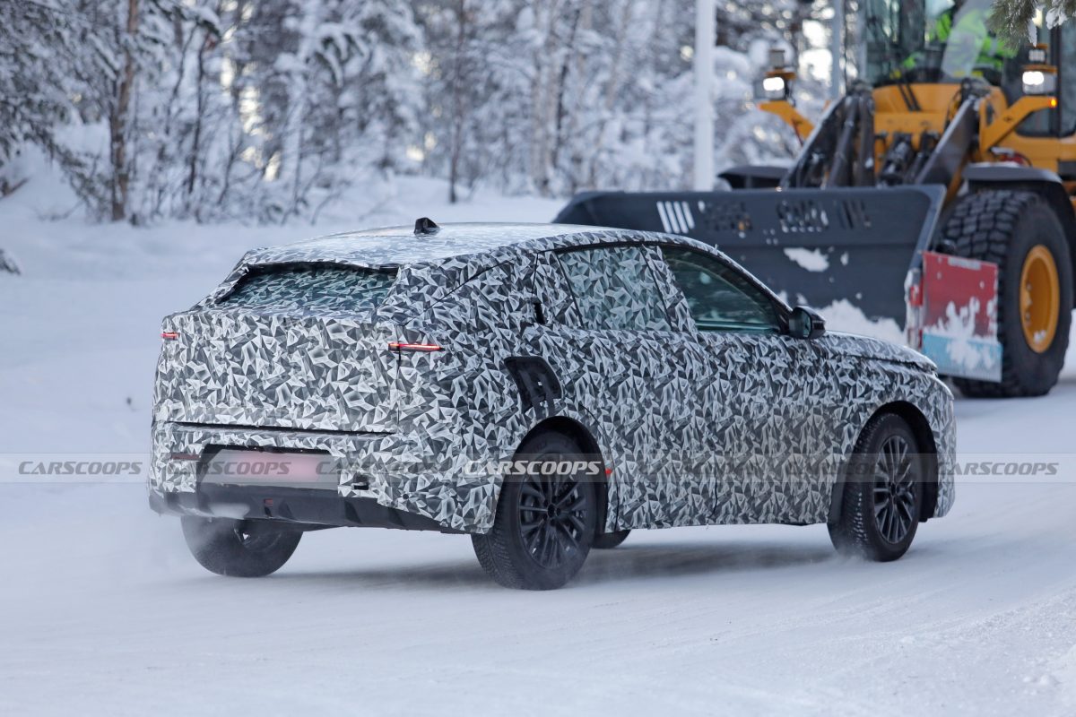 Легендарна Lancia Gamma повертається: перші фото нового кросовера - фото 6