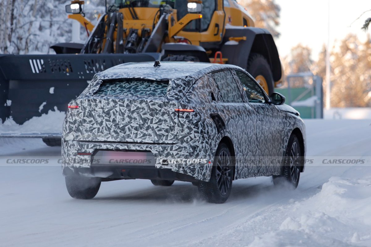 Легендарна Lancia Gamma повертається: перші фото нового кросовера - фото 8