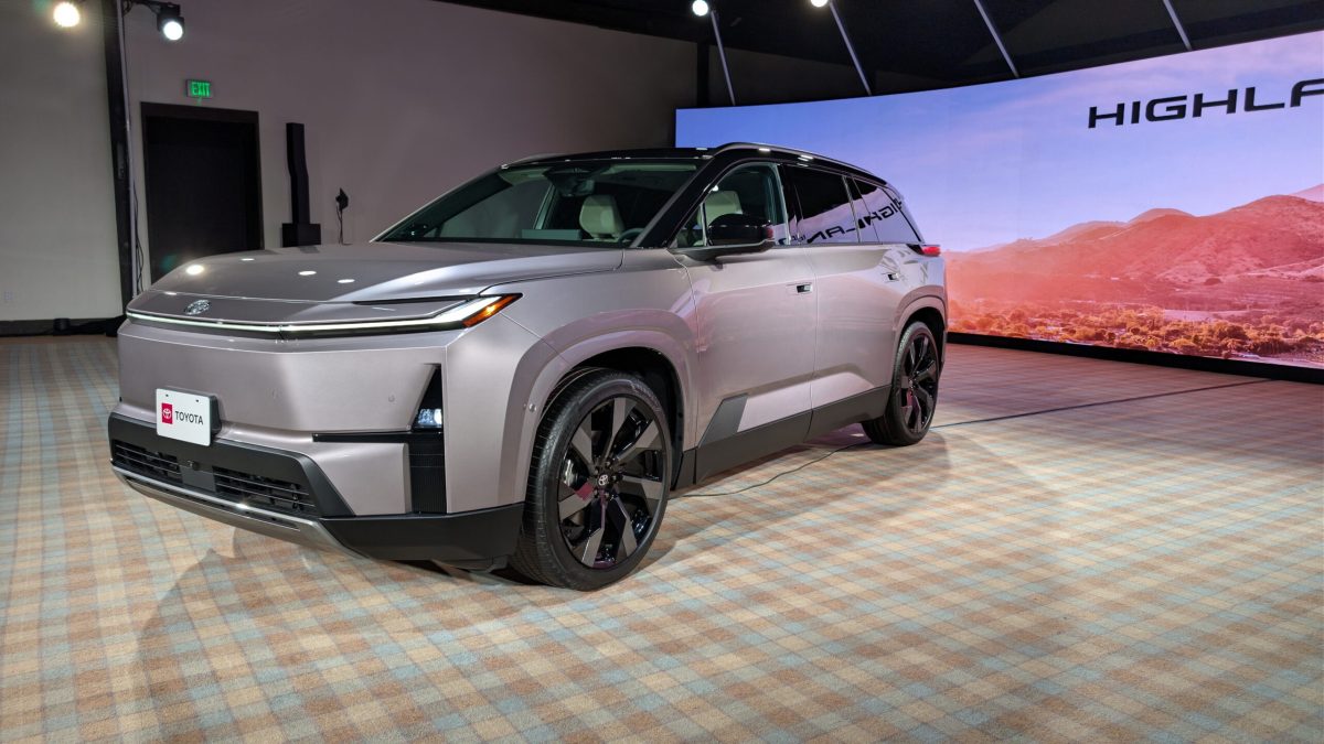 Революція від Toyota: культовий Highlander 2027 стає повністю електричним - фото 4