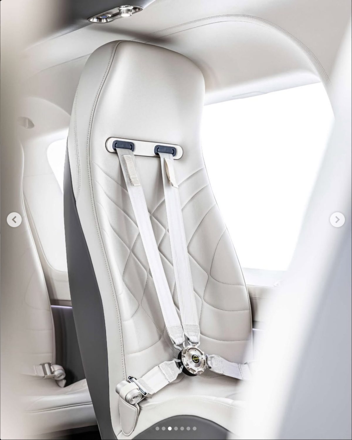 Найдорожчий "Mercedes" у світі: представлено розкішний вертоліт Airbus ACH145 Mercedes-Benz Edition - фото 7