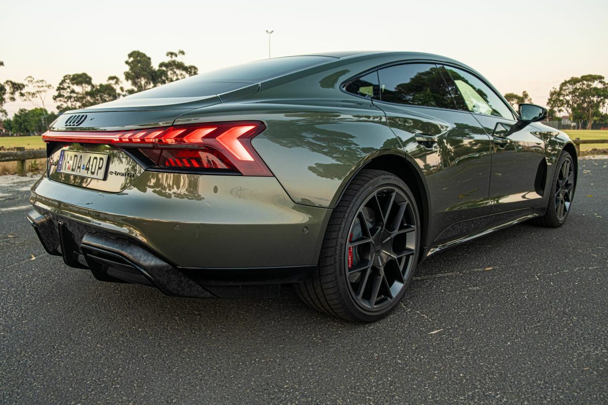 Audi випускає «монстра»: тест-драйв найпотужнішого серійного авто бренду RS e-tron GT Performance - фото 3