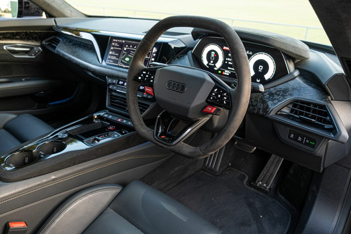 Audi випускає «монстра»: тест-драйв найпотужнішого серійного авто бренду RS e-tron GT Performance - фото 2