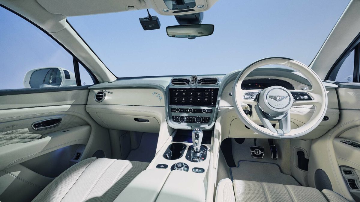 Bentley представила ексклюзивний Bentayga для жінок: лімітована серія Something Blue - фото 5