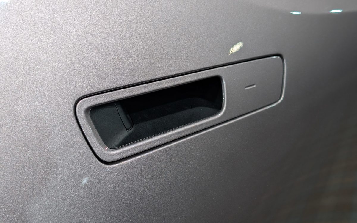 Новий Toyota Highlander отримав геніальну функцію безпеки у дверних ручках - фото 6