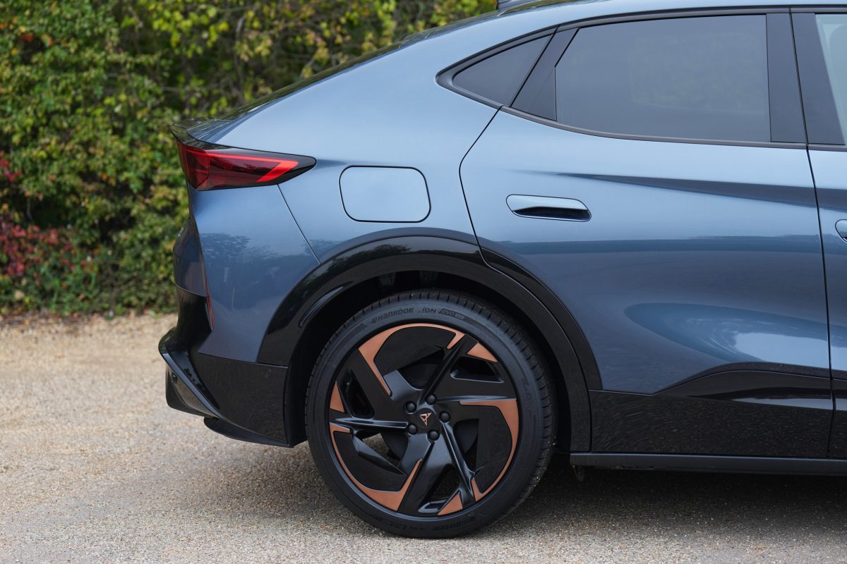 Volkswagen знайшов спосіб врятувати Cupra Tavascan від нових мит ЄС на китайські авто - фото 4