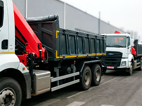 Відбудову прискорять універсальні самоскиди Ford