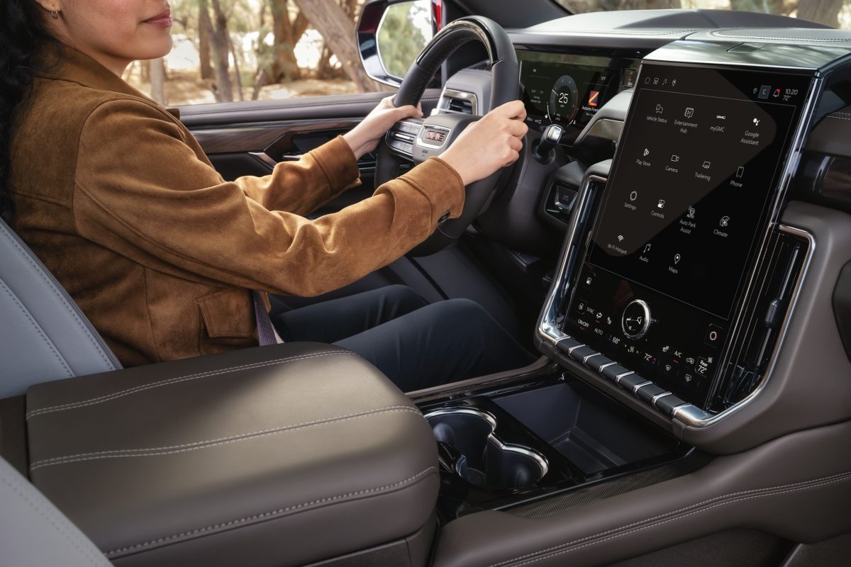 General Motors офіційно повертає свої найбільші позашляховики та пікапи до Великої Британії - фото 7