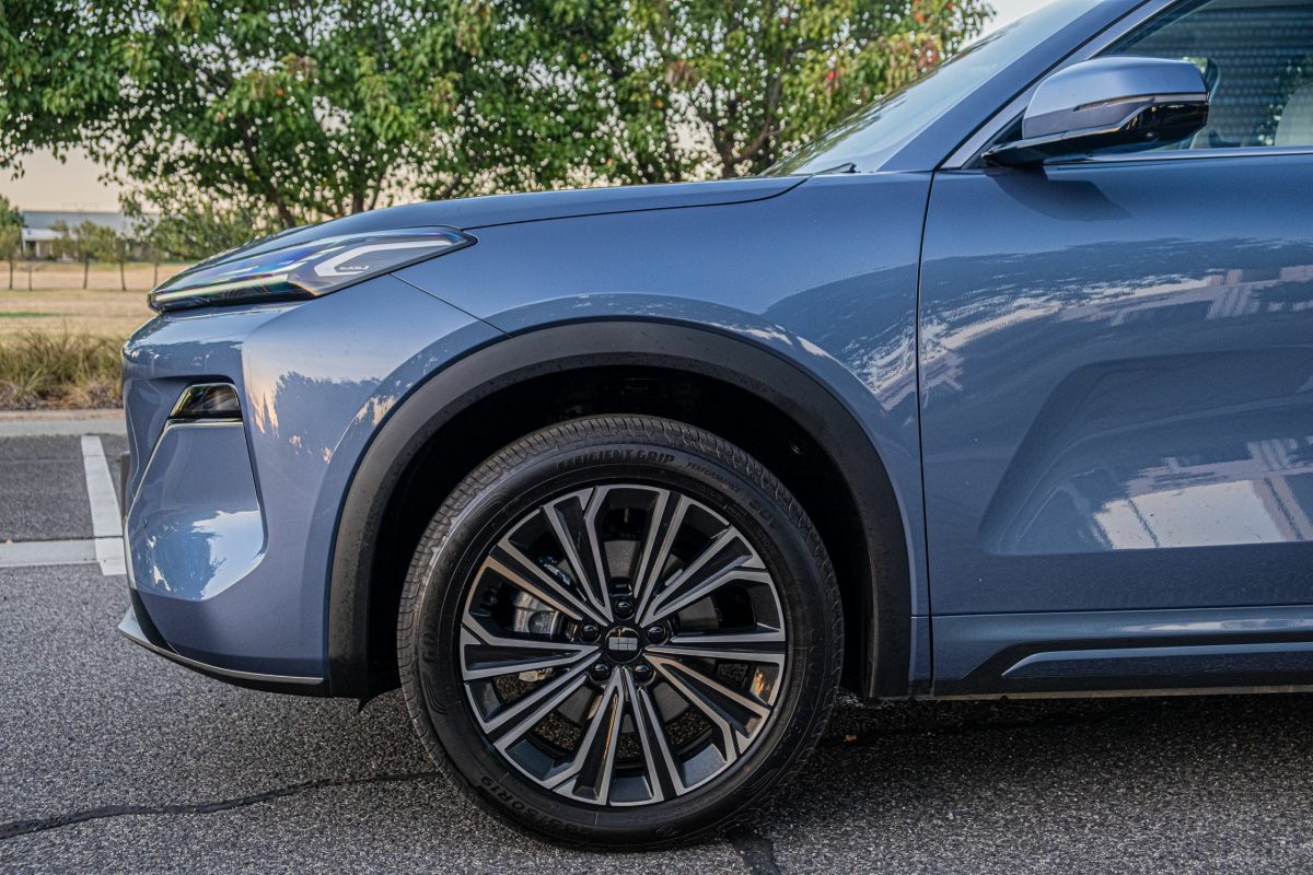 Дешевше за RAV4, а салон як у Lexus: новий кросовер Geely Starray EM-i вражає ціною та якістю - фото 6