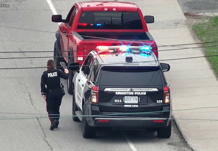 Поліція ловила водіїв дронами, але сама спровокувала порушення: курйозний випадок у Канаді - фото 2
