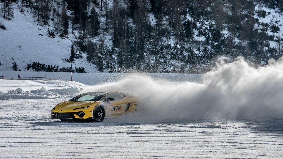Lamborghini Temerario шокував динамікою: новітній гібрид випередив Ferrari SF90 у гонці на чверть милі - фото 5