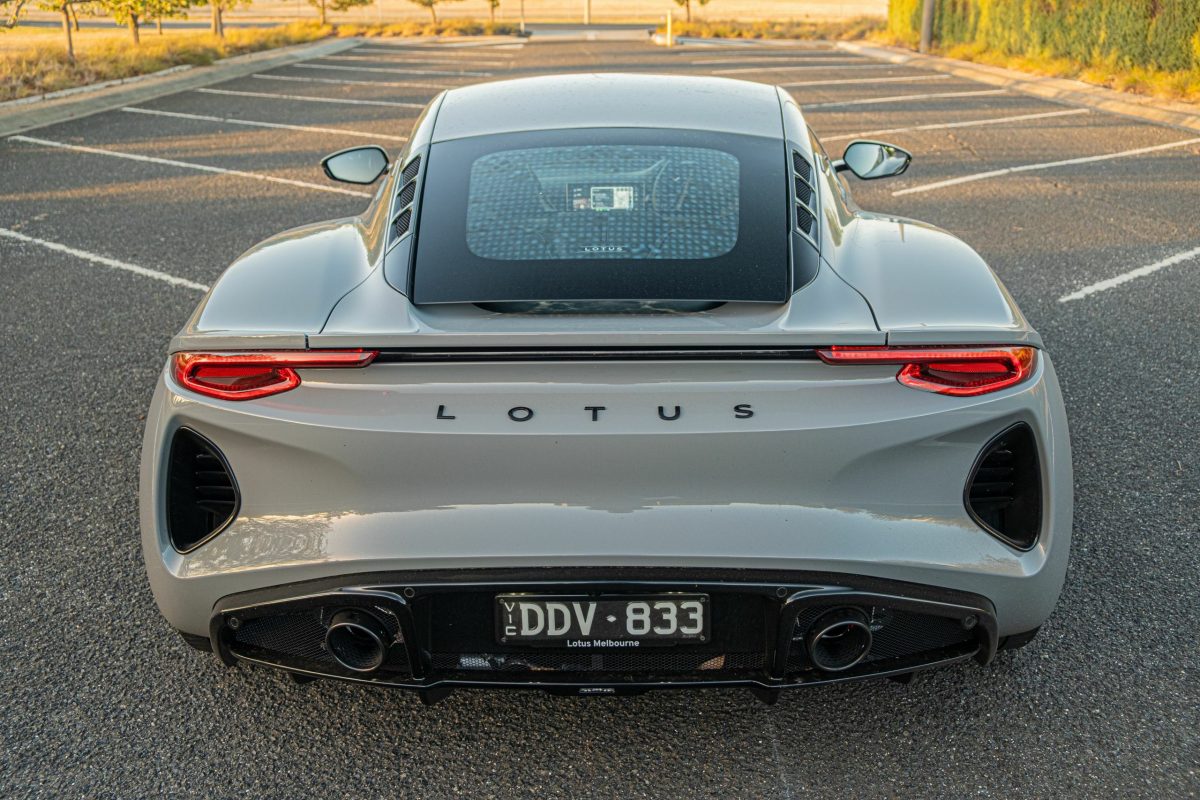 Останній герой: огляд нового Lotus Emira Turbo SE із двигуном від Mercedes-AMG - фото 7
