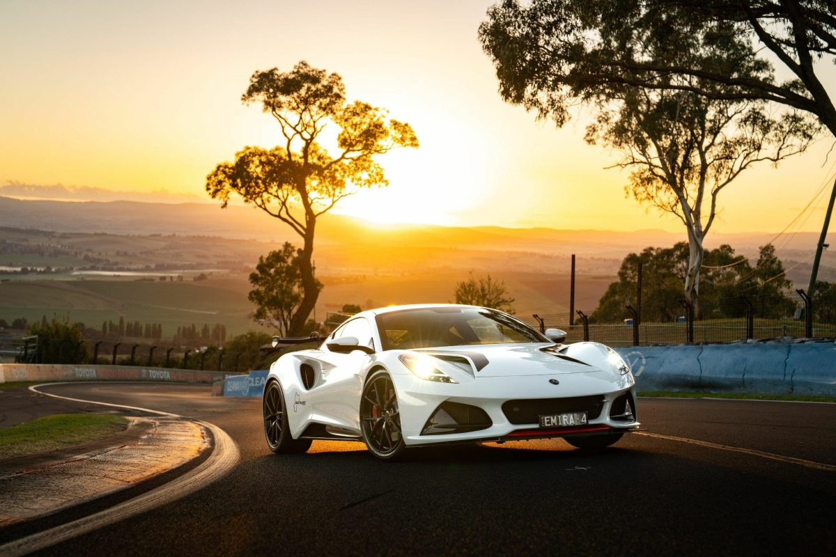 Найпотужніший бензиновий Lotus в історії створили в Австралії: дебютував лімітований Emira Bathurst Edition - фото 4