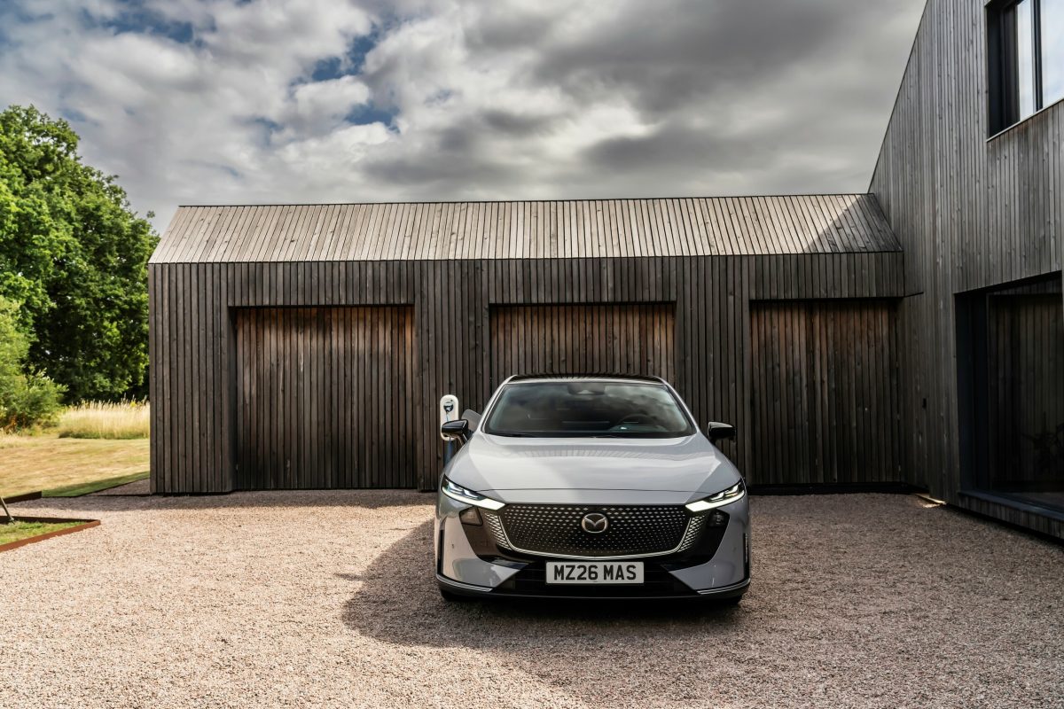 Нова Mazda 6e шокувала ціною: у Європі вона коштує в 2,3 рази дорожче, ніж у Китаї - фото 7