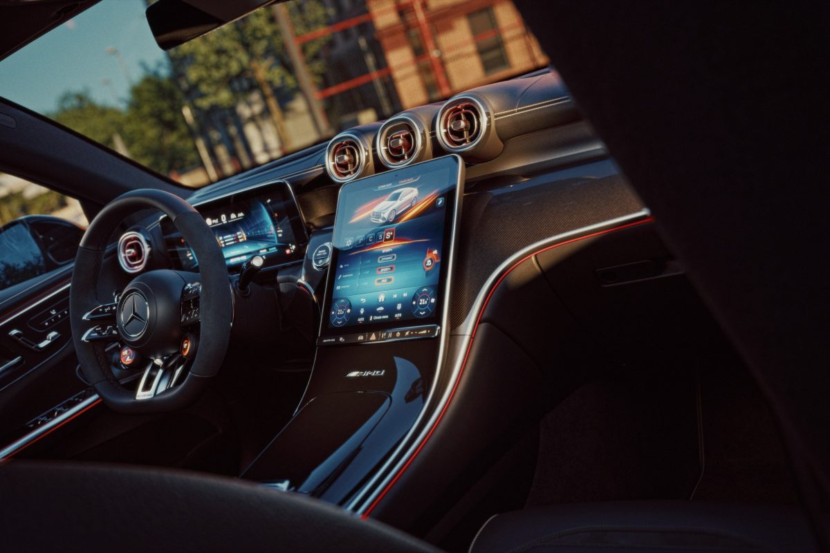 Mercedes-AMG прислухався до фанатів: новий GLC 53 повертає 6-циліндровий двигун - фото 3