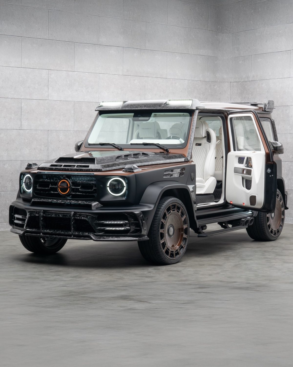 Mansory перетворив Mercedes G-Class на епатажне купе з «суїцидальними» дверима - фото 3