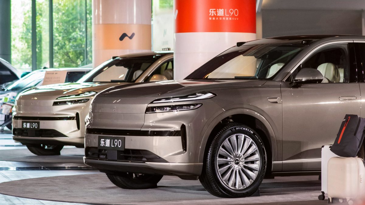 Nio встановила абсолютний рекорд: заміна батареї електрокара кожні пів секунди - фото 1