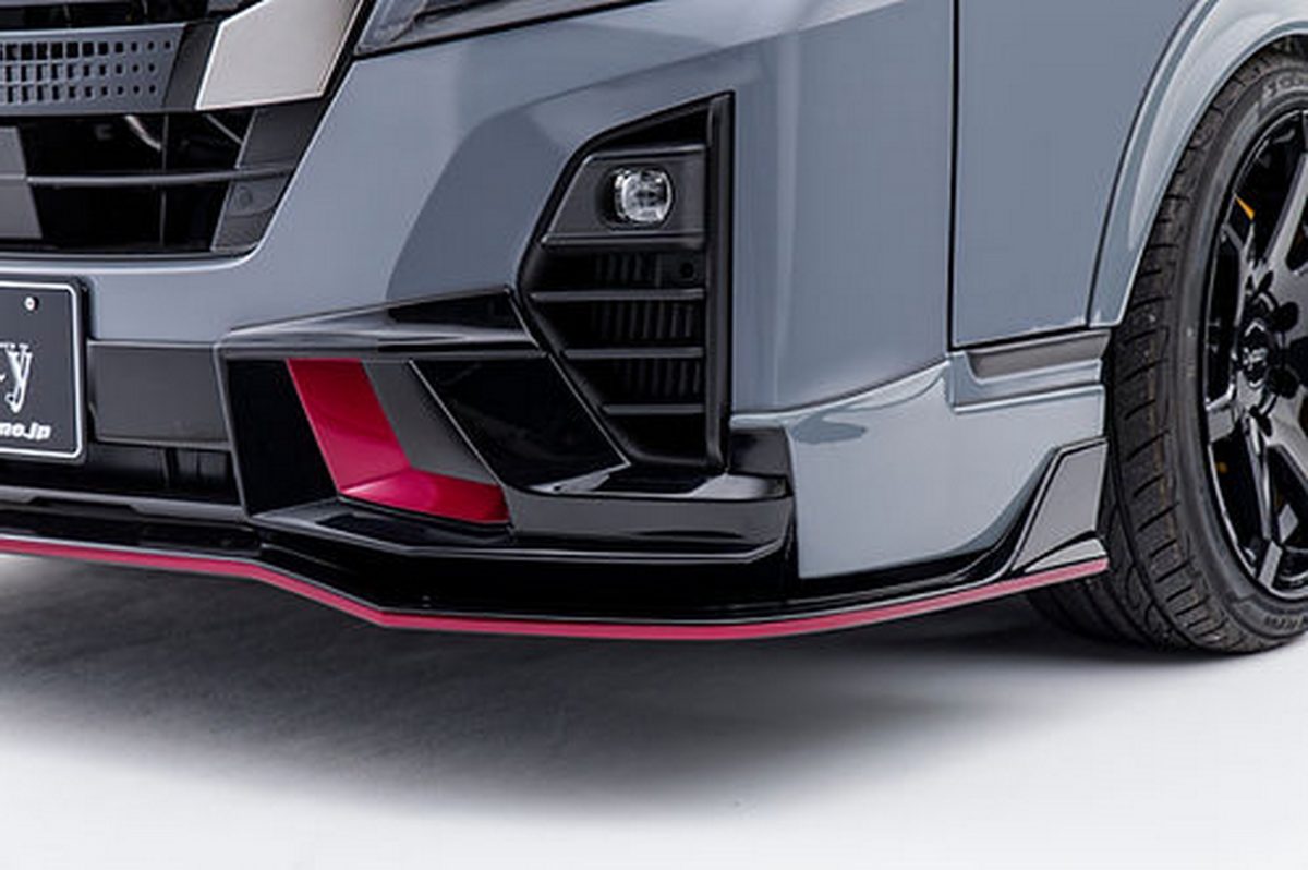 Японські тюнери перетворили комерційний фургон Nissan на копію GT-R Nismo - фото 4