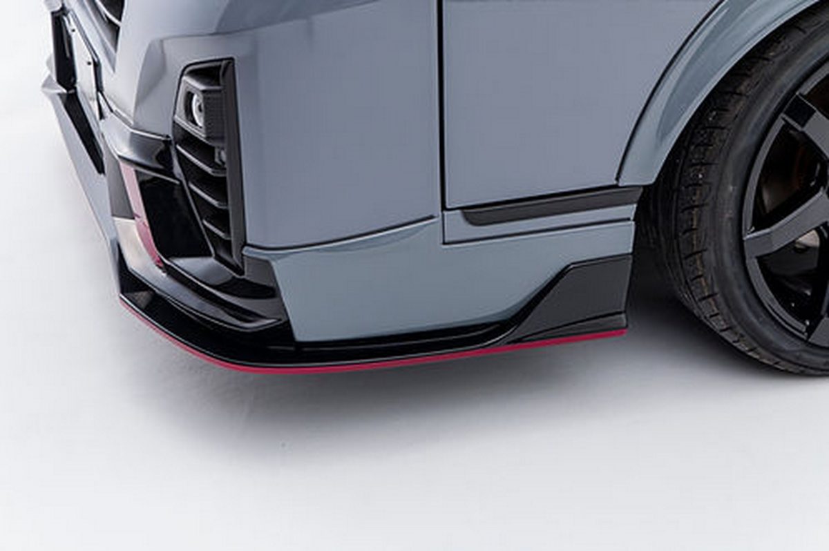 Японські тюнери перетворили комерційний фургон Nissan на копію GT-R Nismo - фото 5