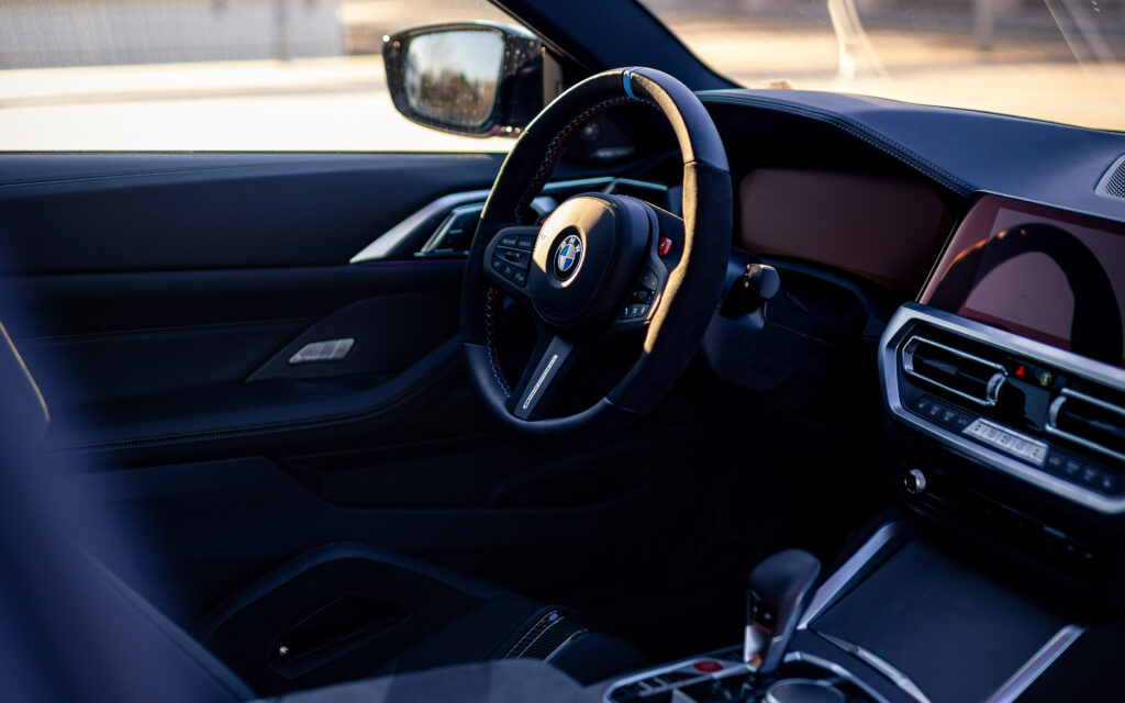 Битва філософій: 810-сильний Ford Mustang Dark Horse проти BMW M4 у U-drag перегонах - фото 2