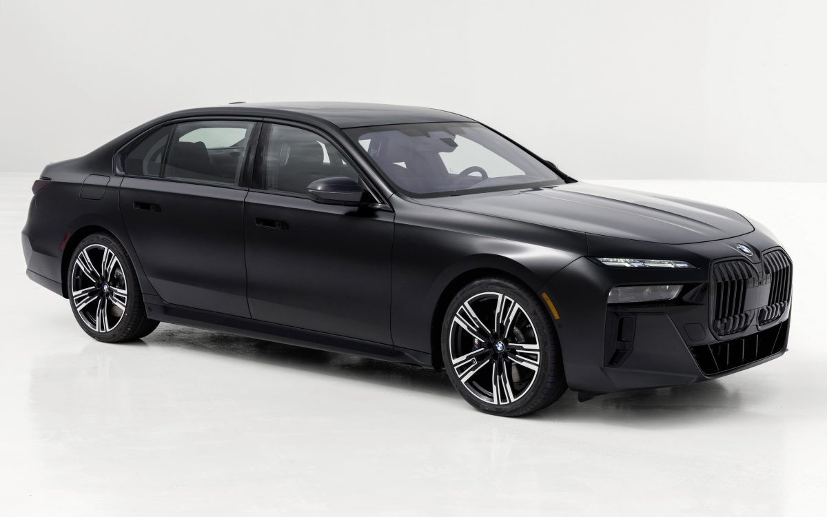 Ціни на авто можуть злетіти через тарифи: попередження від великого автодилера - фото 1