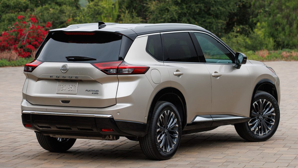 Масштабне відкликання Nissan Rogue: понад 640 тисяч кросоверів повертають дилерам через проблеми з двигуном - фото 2