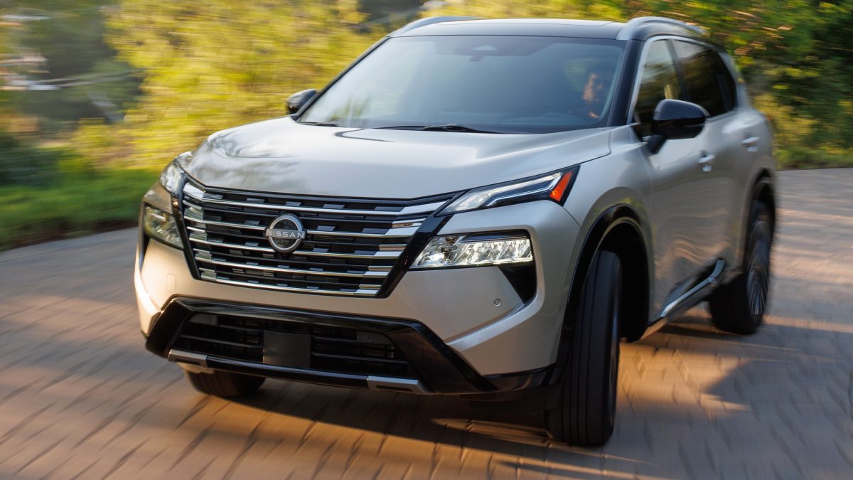 Масштабне відкликання Nissan Rogue: понад 640 тисяч кросоверів повертають дилерам через проблеми з двигуном - фото 1