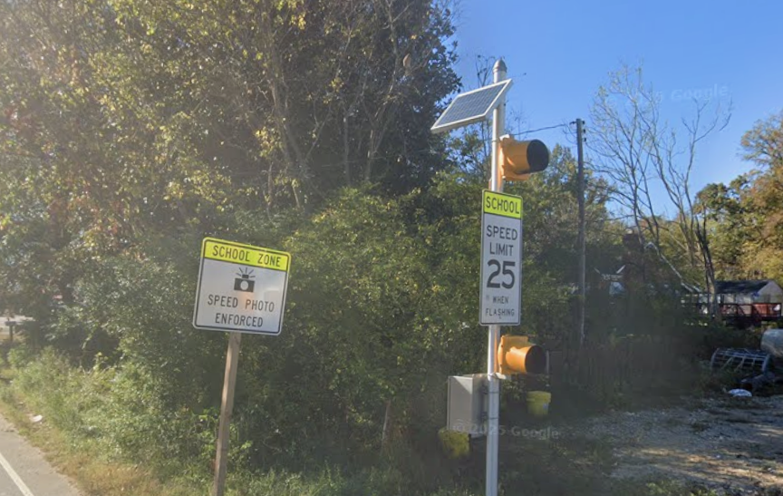 Камери контролю швидкості у шкільних зонах принесли місту мільйони, але водії не стали їздити тихіше - фото 1