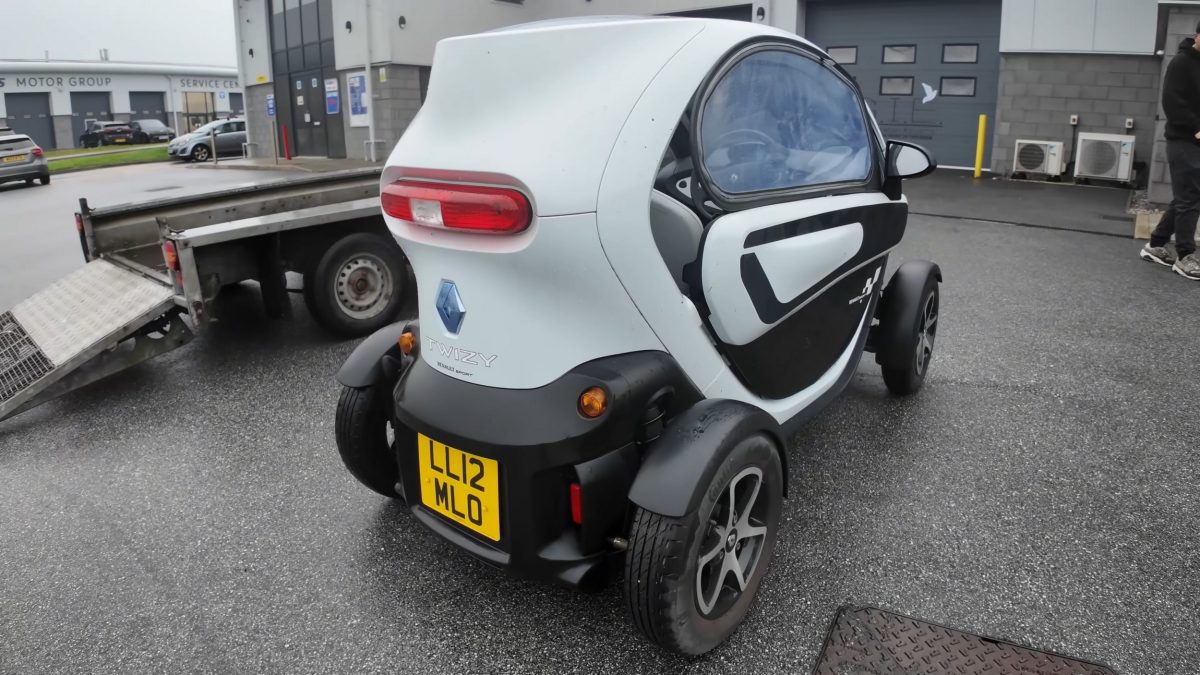 Електричний малюк Renault Twizy перетворили на дрифт-монстра з крутним моментом як у пікапа Ram TRX - фото 4