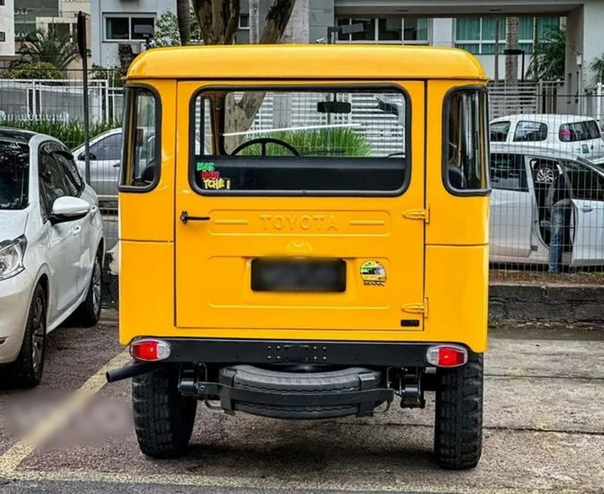 Унікальна «капсула часу»: продається Toyota Land Cruiser 1989 року з пробігом 34 тис. км та двигуном Mercedes - фото 5