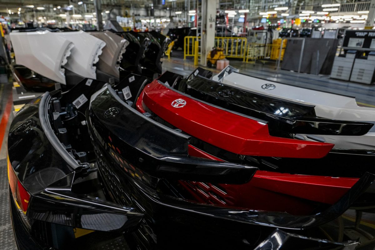 Toyota запустила виробництво нового RAV4: тільки гібриди та мільярдні інвестиції - фото 6