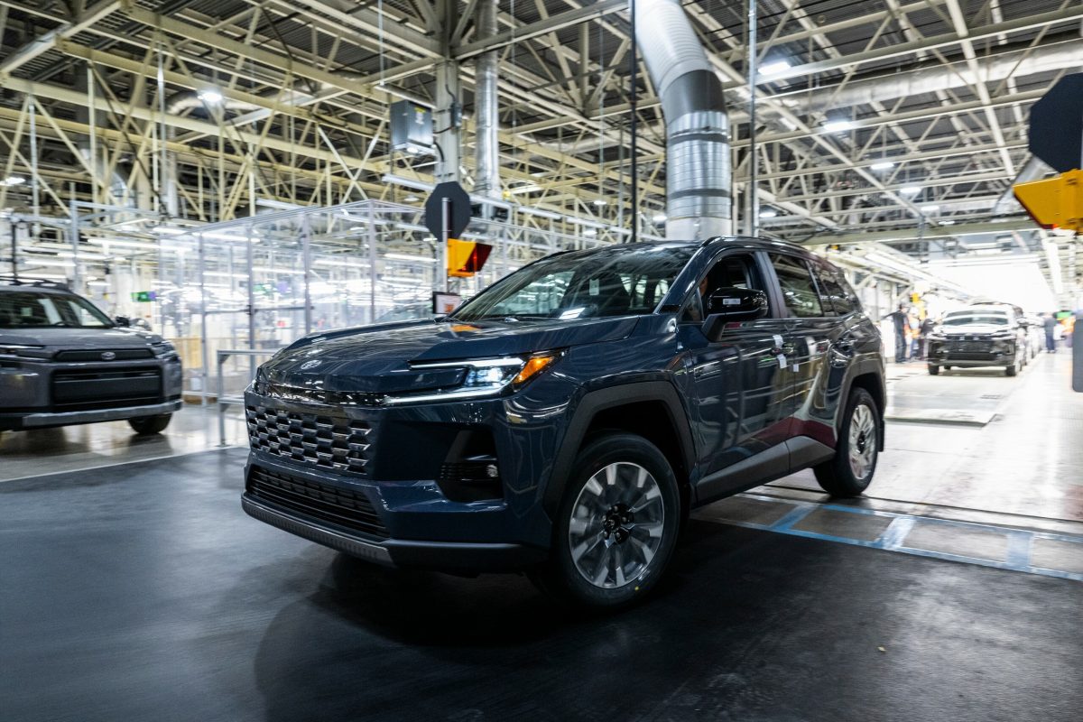 Автовиробники видихнули з полегшенням: нові глобальні мита США оминуть автомобілі - фото 1