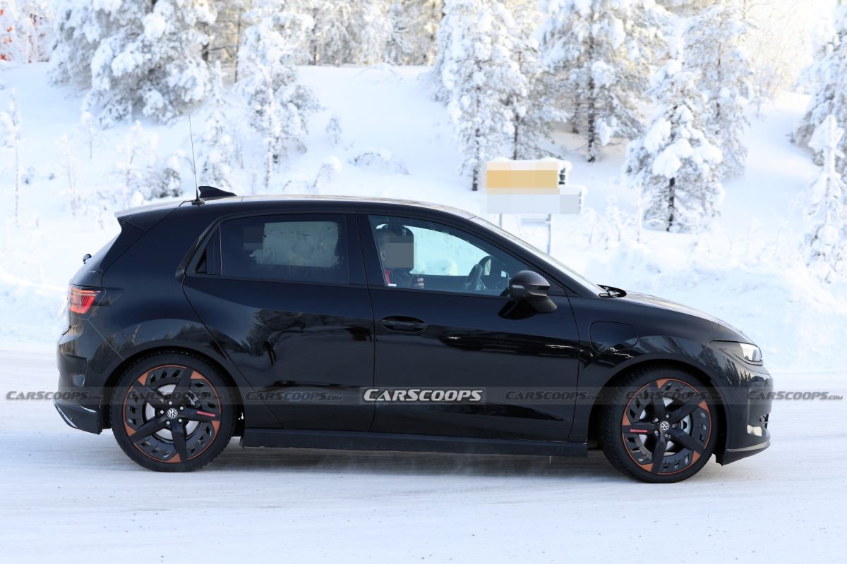 Volkswagen розкриває карти: новий електричний ID. Polo помітили майже без камуфляжу - фото 8