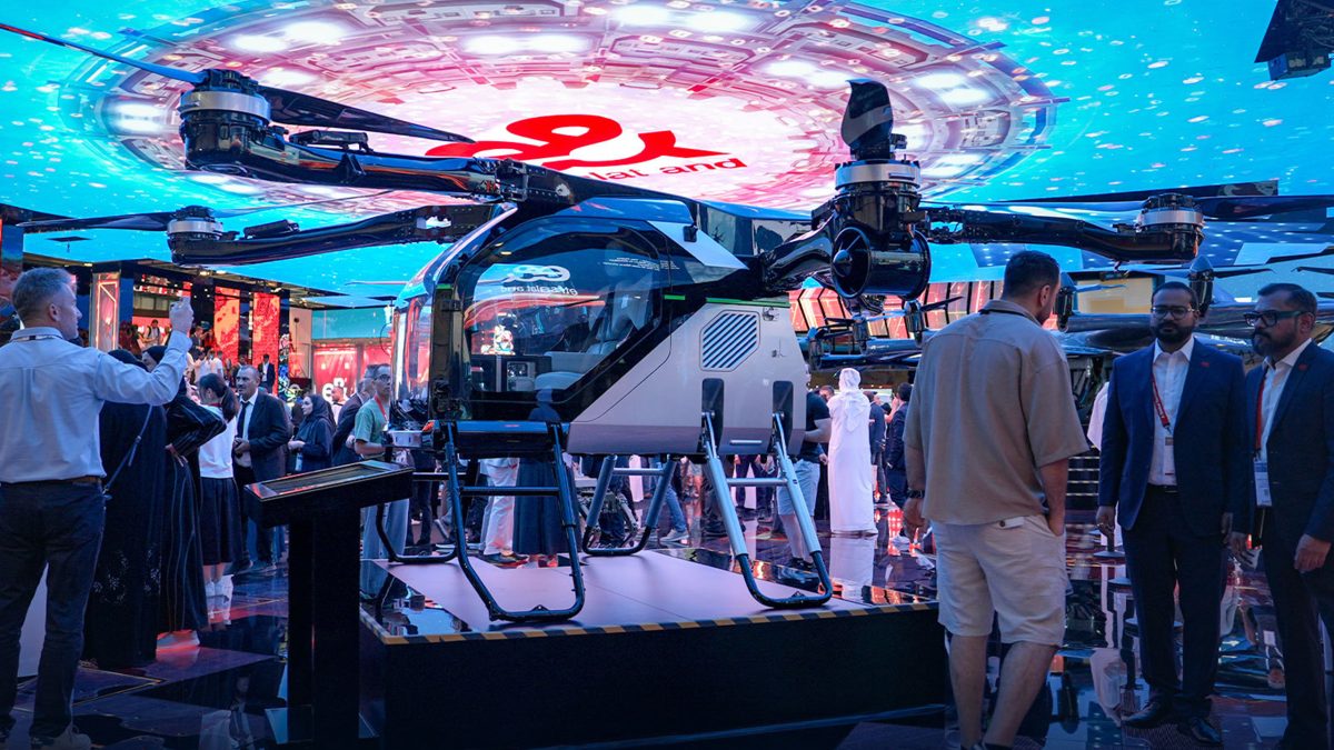 Китайський Xpeng запускає у продаж шестиколісний мінівен з літаючим авто на борту - фото 1