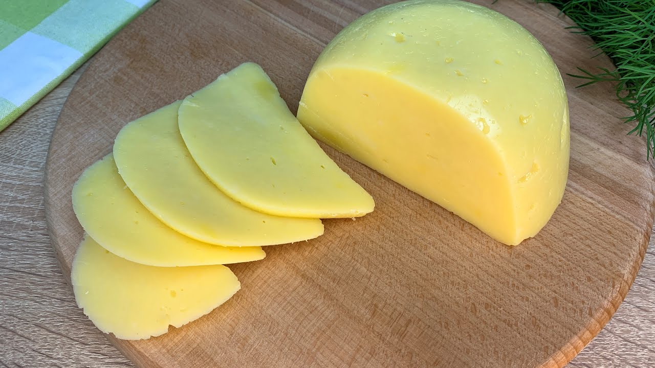 Господині розповіли, як відрізнити якісний сир від сирного продукту 