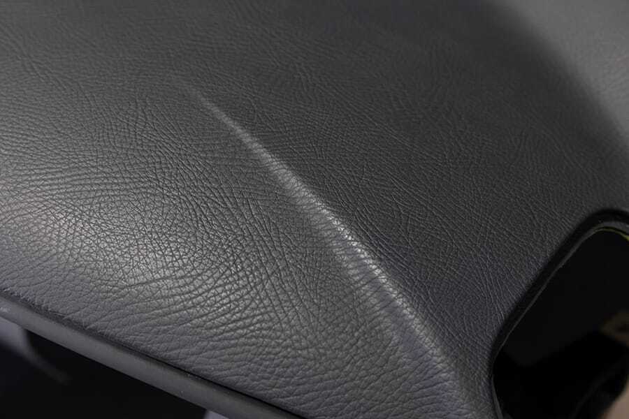 Toyota відновлює виробництво приладових панелей для легендарної Supra MkIV - фото 2