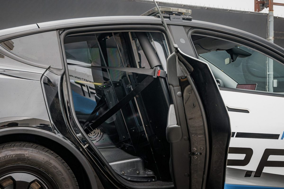 Поліція Техасу першою у світі отримала патрульну версію оновленої Tesla Model Y 2026 - фото 6