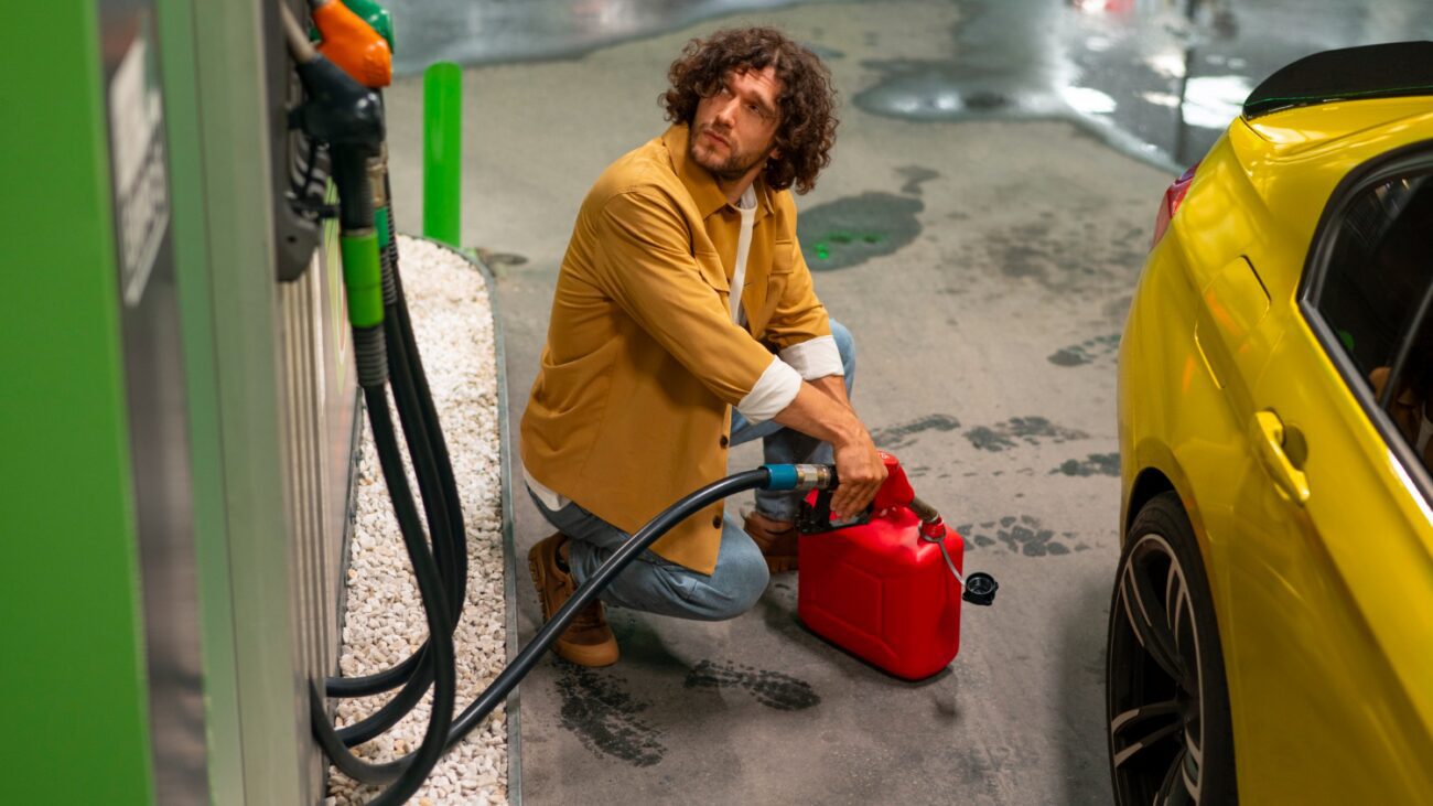 Автомеханіки пояснили, чи можна змішувати 92-й та 95-й бензин