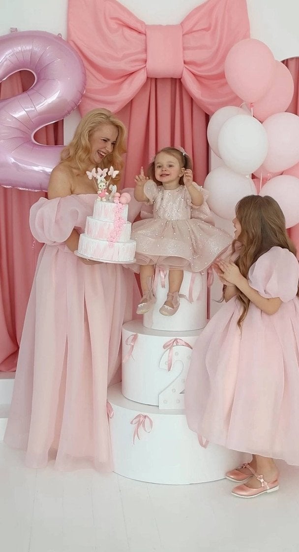 Лілія Ребрик з доньками / © instagram.com/liliya_rebryk