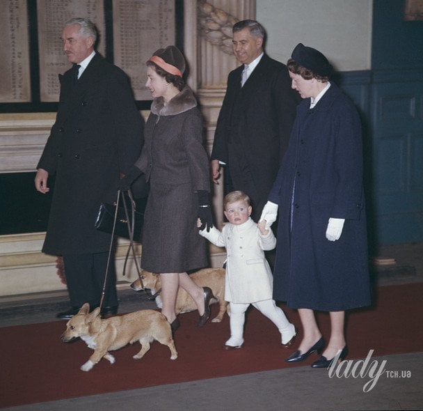 Королева Єлизавета II, принц Ендрю та Мейбел Андерсон / © Getty Images