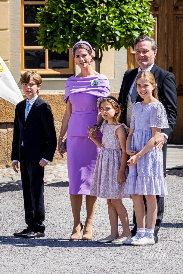 Принцеса Мадлен з чоловіком Крістофером та їхніми дітьми — Ніколасом, Адрієнною і Леонорою / © Getty Images