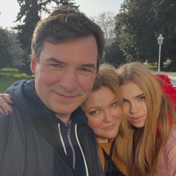 Леся Самаєва з чоловіком і донькою / © instagram.com/lesia_samaieva/