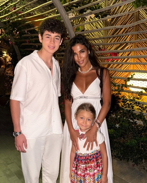 Санта Дімопулос із сином і донькою / © instagram.com/santadimopulos