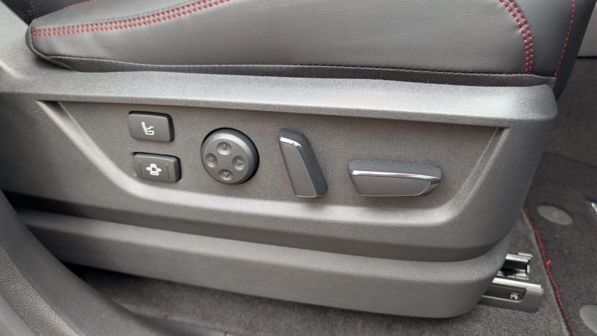 Nissan Armada NISMO: чи вартий тритонний сімейний позашляховик легендарного спортивного бейджу? - фото 1