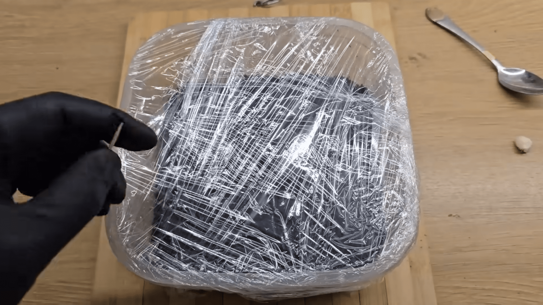 Дачники розповіли про простий спосіб виростити гриби вдома. Фото: скріншот з YouTube