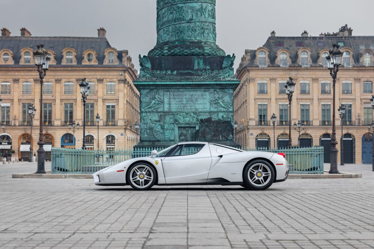 Рідкісний сріблястий Ferrari Enzo оцінили у 6 мільйонів доларів: чим унікальний цей суперкар - фото 3