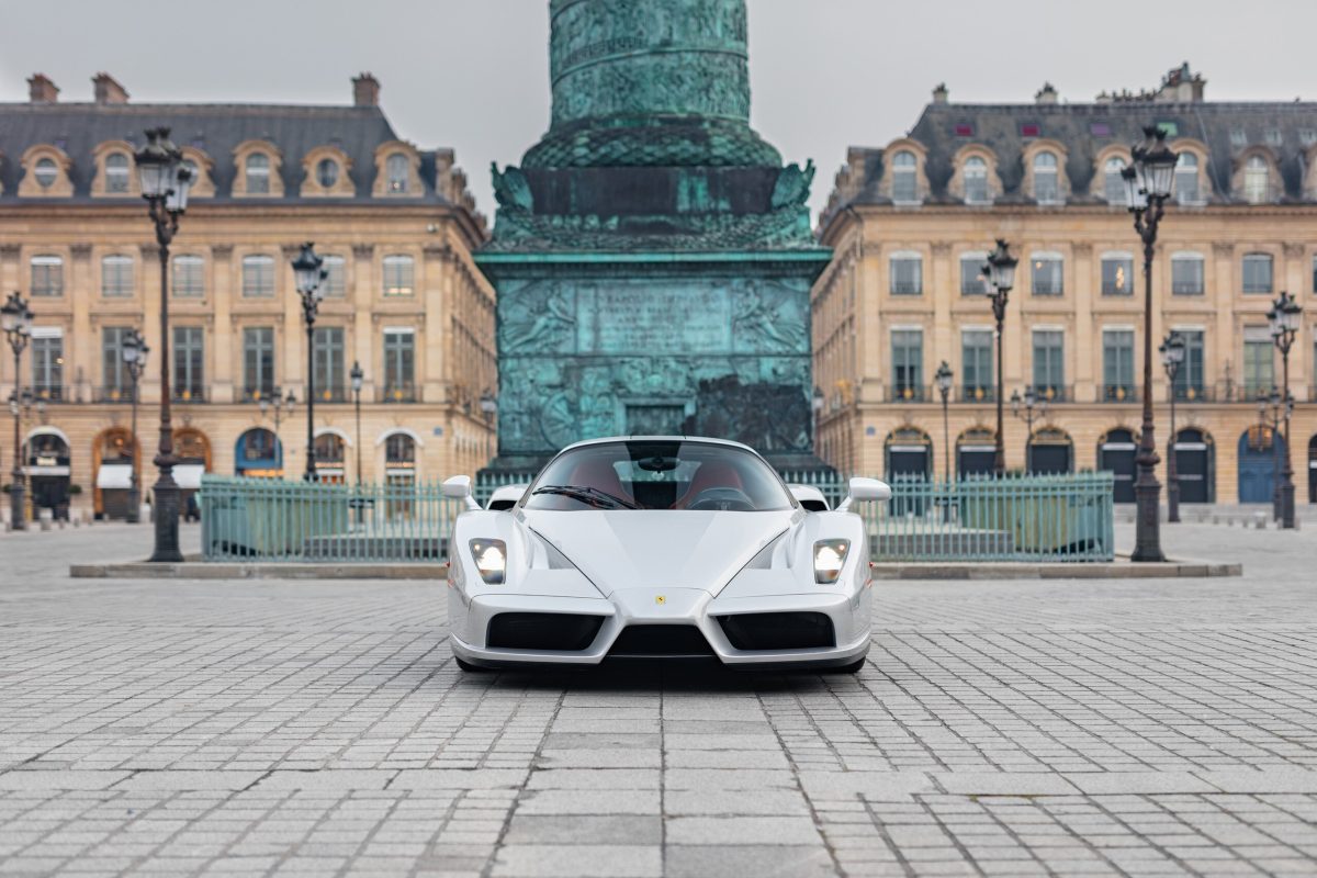 Рідкісний сріблястий Ferrari Enzo оцінили у 6 мільйонів доларів: чим унікальний цей суперкар - фото 4