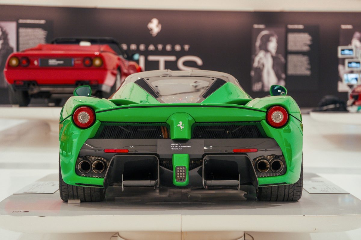 Єдиний у своєму роді: унікальний зелений Ferrari LaFerrari Джей Кея виставили на аукціон - фото 6